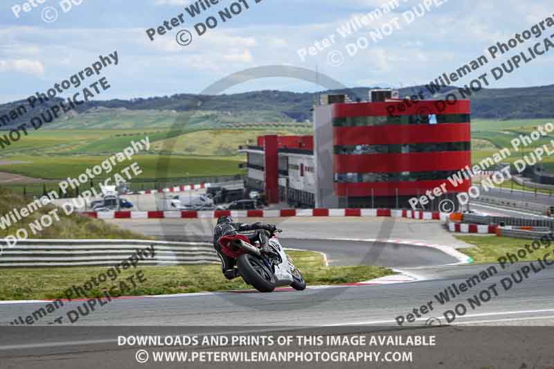 cadwell no limits trackday;cadwell park;cadwell park photographs;cadwell trackday photographs;enduro digital images;event digital images;eventdigitalimages;navarra;no limits trackdays;peter wileman photography;racing digital images;trackday digital images;trackday photos
